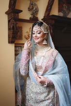 Load image into Gallery viewer, Preet