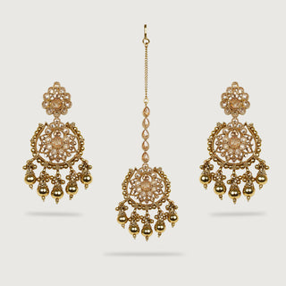 SHREYA EARRINGS AND TIKKA