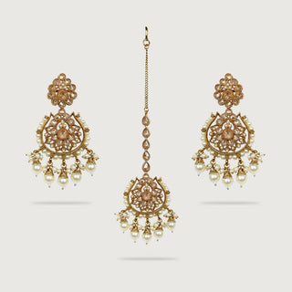 SHREYA EARRINGS AND TIKKA