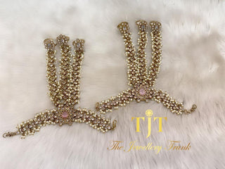 Faryal Three Fingers