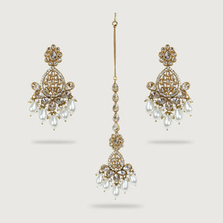 GURNOOR EARRINGS AND TIKKA