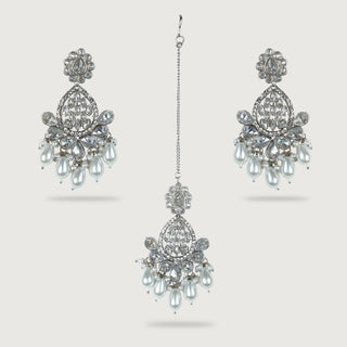 DILPREET EARRINGS AND TIKKA