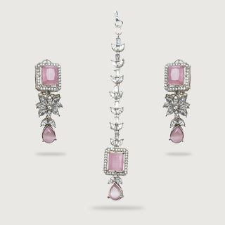 NURA EARRINGS AND TIKKA