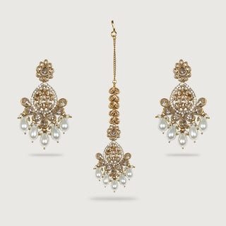 URVI EARRINGS AND TIKKA