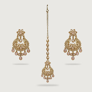 NIRVI EARRINGS AND TIKKA