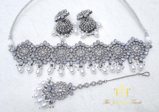 Keyuri Gunmetal pearls