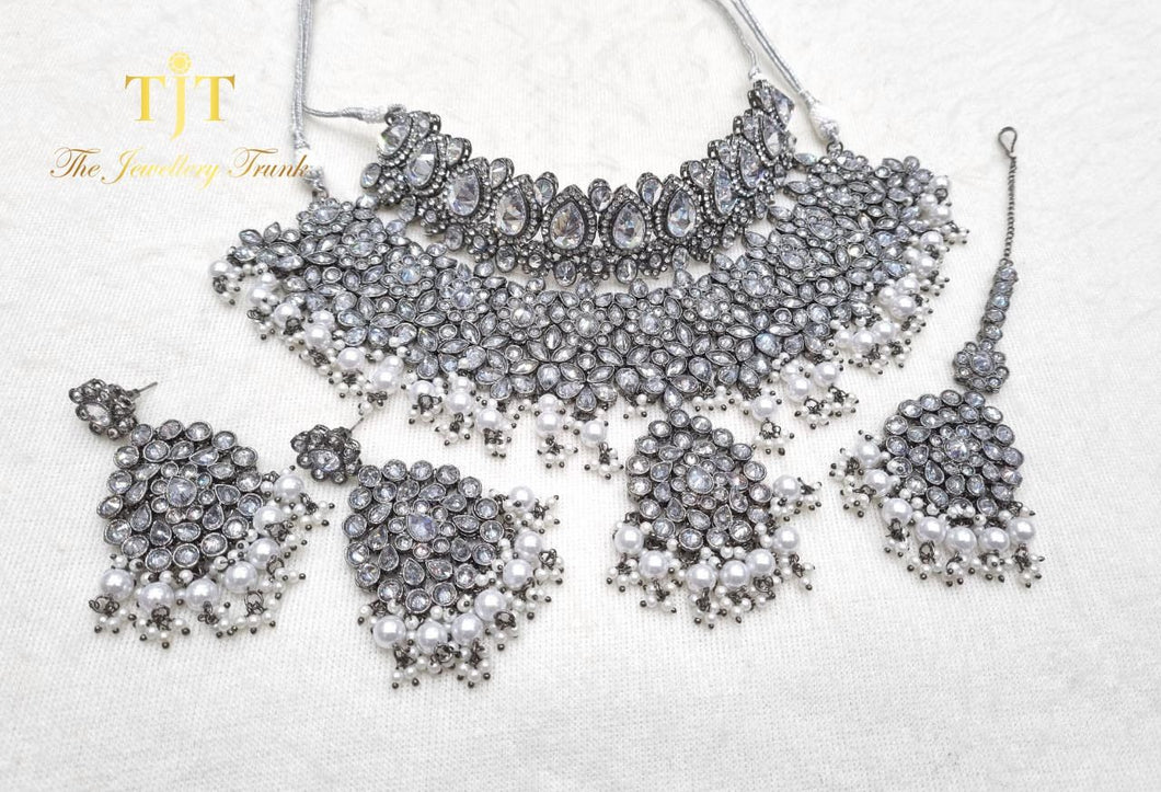 Sanila Gunmetal Pearls